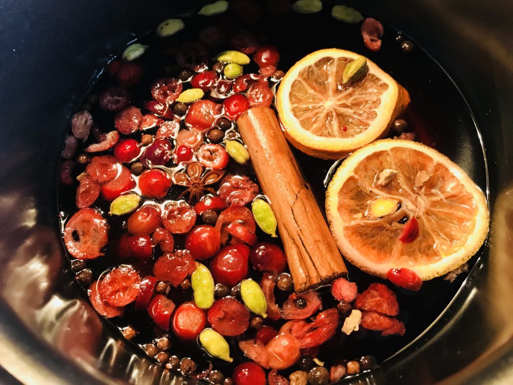 Christmas Non-Alcoholic Mulled Wine Tea Cocktail Recipe Method